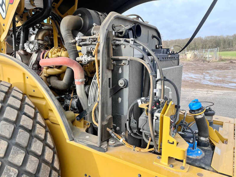 Valjak Cat CS66B Excellent Condition / Low Hours / CE: slika Valjak Cat CS66B Excellent Condition / Low Hours / CE