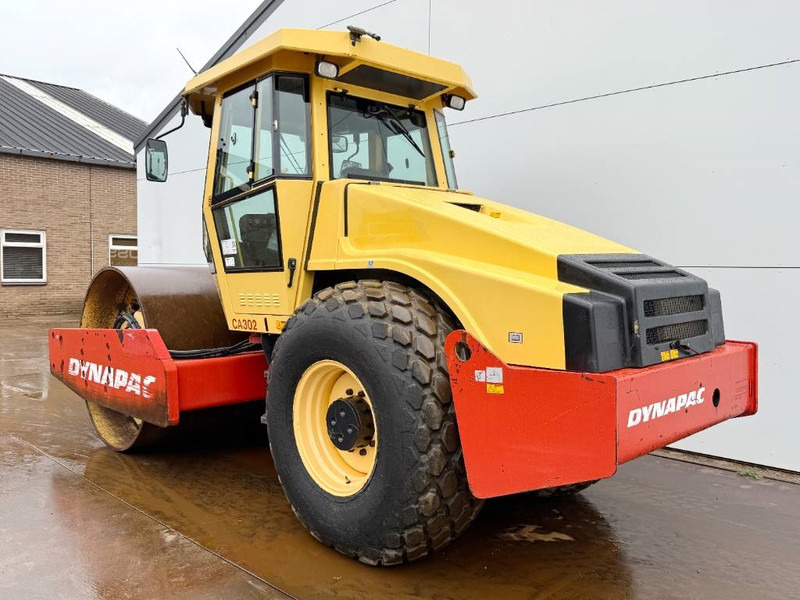 Dynapac CA302 - Good Working Condition / Deutz Engine - Valjak: slika Dynapac CA302 - Good Working Condition / Deutz Engine - Valjak Dynapac CA302 - Good Working Condition / Deutz Engine - Valjak: slika Dynapac CA302 - Good Working Condition / Deutz Engine - Valjak