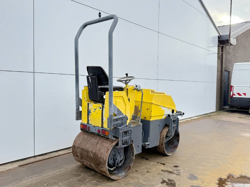 Hamm Vibrating Roller Dutch Machine / Lombardini Engine - Valjak: slika Hamm Vibrating Roller Dutch Machine / Lombardini Engine - Valjak Hamm Vibrating Roller Dutch Machine / Lombardini Engine - Valjak: slika Hamm Vibrating Roller Dutch Machine / Lombardini Engine - Valjak