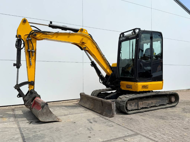 JCB 48Z-1 - Hammer Lines / Quick Coupler - Mini bager: slika JCB 48Z-1 - Hammer Lines / Quick Coupler - Mini bager JCB 48Z-1 - Hammer Lines / Quick Coupler - Mini bager: slika JCB 48Z-1 - Hammer Lines / Quick Coupler - Mini bager