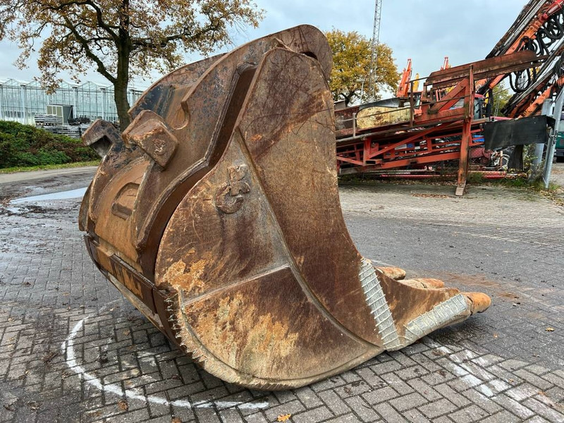 Large Bucket CW70 - CAT 365 - Korpa za Građevinski strojevi: slika Large Bucket CW70 - CAT 365 - Korpa za Građevinski strojevi Large Bucket CW70 - CAT 365 - Korpa za Građevinski strojevi: slika Large Bucket CW70 - CAT 365 - Korpa za Građevinski strojevi