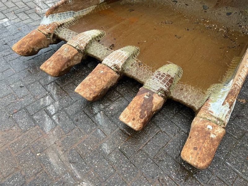 Large Bucket CW70 - CAT 365 - Korpa za Građevinski strojevi: slika Large Bucket CW70 - CAT 365 - Korpa za Građevinski strojevi Large Bucket CW70 - CAT 365 - Korpa za Građevinski strojevi: slika Large Bucket CW70 - CAT 365 - Korpa za Građevinski strojevi