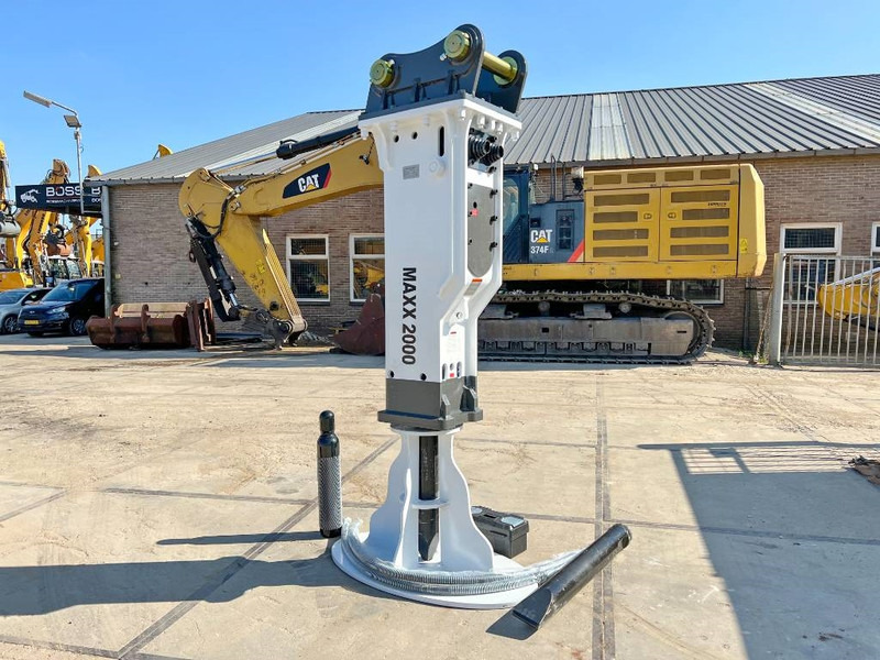 Maxx 2000 hammer / 18-26 ton /hydraulic breaker / - Hidraulični čekić za Građevinski strojevi: slika Maxx 2000 hammer / 18-26 ton /hydraulic breaker / - Hidraulični čekić za Građevinski strojevi Maxx 2000 hammer / 18-26 ton /hydraulic breaker / - Hidraulični čekić za Građevinski strojevi: slika Maxx 2000 hammer / 18-26 ton /hydraulic breaker / - Hidraulični čekić za Građevinski strojevi