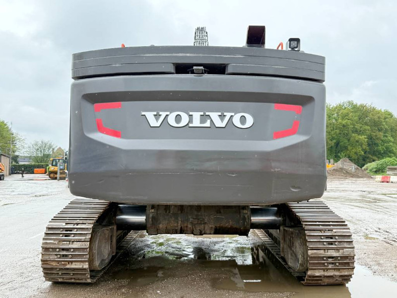 Volvo EC380EHR UHD - 24m / Hydr Undercarriage / Oilquick - Bager gusjeničar: slika Volvo EC380EHR UHD - 24m / Hydr Undercarriage / Oilquick - Bager gusjeničar Volvo EC380EHR UHD - 24m / Hydr Undercarriage / Oilquick - Bager gusjeničar: slika Volvo EC380EHR UHD - 24m / Hydr Undercarriage / Oilquick - Bager gusjeničar