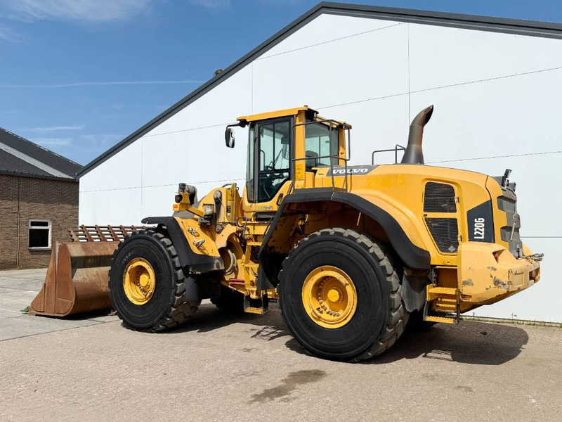 Volvo L220G - German Machine / 3rd Function / Auto Lube - Utovarivač na kotačima: slika Volvo L220G - German Machine / 3rd Function / Auto Lube - Utovarivač na kotačima Volvo L220G - German Machine / 3rd Function / Auto Lube - Utovarivač na kotačima: slika Volvo L220G - German Machine / 3rd Function / Auto Lube - Utovarivač na kotačima