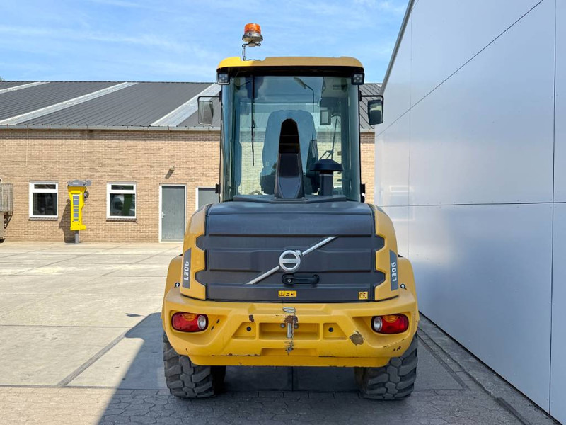 Volvo L30G - German Machine / 3rd Function - Utovarivač na kotačima: slika Volvo L30G - German Machine / 3rd Function - Utovarivač na kotačima Volvo L30G - German Machine / 3rd Function - Utovarivač na kotačima: slika Volvo L30G - German Machine / 3rd Function - Utovarivač na kotačima