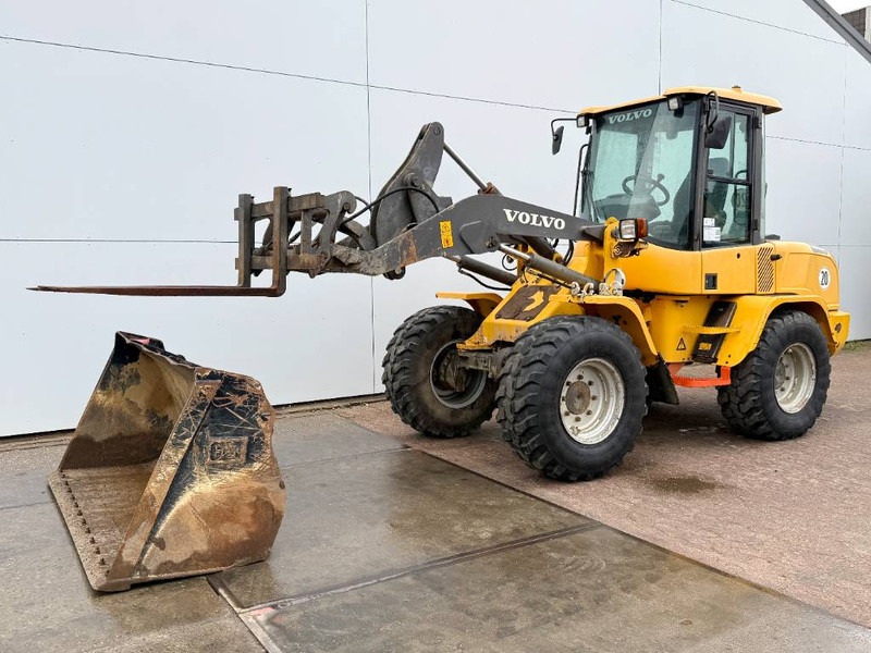 Volvo L35G - German Machine / Bucket + Forks! - Utovarivač na kotačima: slika Volvo L35G - German Machine / Bucket + Forks! - Utovarivač na kotačima Volvo L35G - German Machine / Bucket + Forks! - Utovarivač na kotačima: slika Volvo L35G - German Machine / Bucket + Forks! - Utovarivač na kotačima