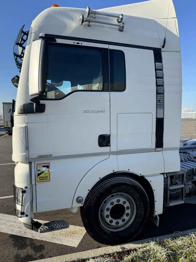 MAN TGX 33.640 - Tegljač: slika MAN TGX 33.640 - Tegljač MAN TGX 33.640 - Tegljač: slika MAN TGX 33.640 - Tegljač