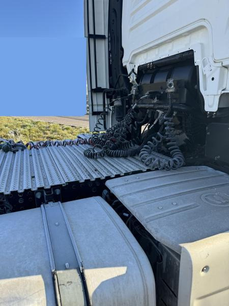 MAN TGX 33.640 - Tegljač: slika MAN TGX 33.640 - Tegljač MAN TGX 33.640 - Tegljač: slika MAN TGX 33.640 - Tegljač