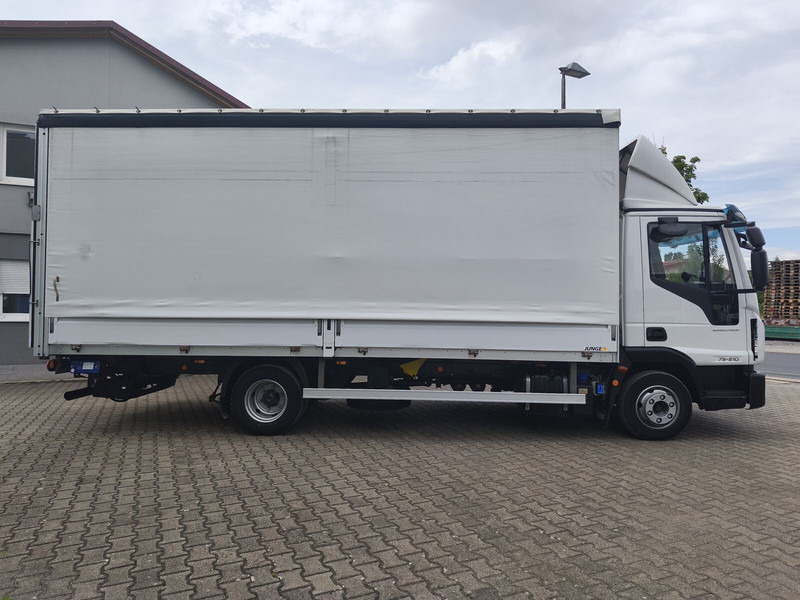 Iveco Eurocargo 75-210 - Kamion s ceradom: slika Iveco Eurocargo 75-210 - Kamion s ceradom Iveco Eurocargo 75-210 - Kamion s ceradom: slika Iveco Eurocargo 75-210 - Kamion s ceradom