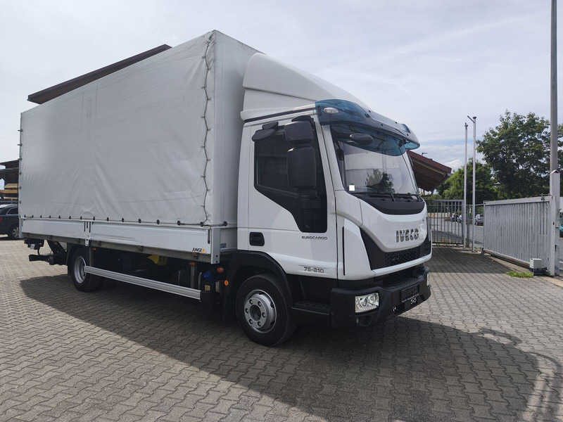 Iveco Eurocargo 75-210 Plane 3-Sitzer 4x2 Euro 6 LBW (20) - Kamion s ceradom: slika Iveco Eurocargo 75-210 Plane 3-Sitzer 4x2 Euro 6 LBW (20) - Kamion s ceradom Iveco Eurocargo 75-210 Plane 3-Sitzer 4x2 Euro 6 LBW (20) - Kamion s ceradom: slika Iveco Eurocargo 75-210 Plane 3-Sitzer 4x2 Euro 6 LBW (20) - Kamion s ceradom