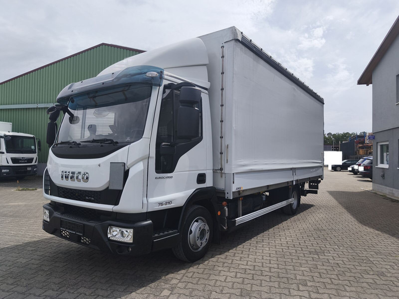 Iveco Eurocargo 75-210 Plane 3-Sitzer 4x2 Euro 6 LBW (20) - Kamion s ceradom: slika Iveco Eurocargo 75-210 Plane 3-Sitzer 4x2 Euro 6 LBW (20) - Kamion s ceradom Iveco Eurocargo 75-210 Plane 3-Sitzer 4x2 Euro 6 LBW (20) - Kamion s ceradom: slika Iveco Eurocargo 75-210 Plane 3-Sitzer 4x2 Euro 6 LBW (20) - Kamion s ceradom