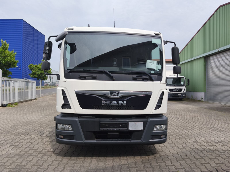 MAN TGL 8.190 Koffer gFH AHK LBW Euro 6 4x2 (11) - Kamion sandučar: slika MAN TGL 8.190 Koffer gFH AHK LBW Euro 6 4x2 (11) - Kamion sandučar MAN TGL 8.190 Koffer gFH AHK LBW Euro 6 4x2 (11) - Kamion sandučar: slika MAN TGL 8.190 Koffer gFH AHK LBW Euro 6 4x2 (11) - Kamion sandučar