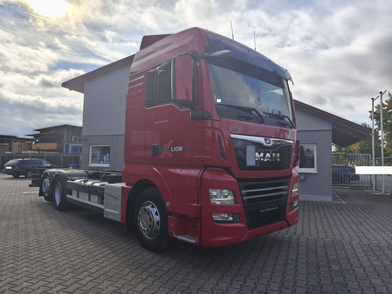 MAN TGX 26.500 BDF 6x2 Euro 6 Standard Lift+Lenk (29) - Kamion-šasija: slika MAN TGX 26.500 BDF 6x2 Euro 6 Standard Lift+Lenk (29) - Kamion-šasija MAN TGX 26.500 BDF 6x2 Euro 6 Standard Lift+Lenk (29) - Kamion-šasija: slika MAN TGX 26.500 BDF 6x2 Euro 6 Standard Lift+Lenk (29) - Kamion-šasija
