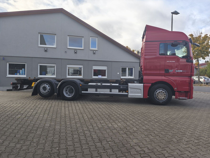 MAN TGX 26.500 BDF 6x2 Euro 6 Standard Lift+Lenk (29) - Kamion-šasija: slika MAN TGX 26.500 BDF 6x2 Euro 6 Standard Lift+Lenk (29) - Kamion-šasija MAN TGX 26.500 BDF 6x2 Euro 6 Standard Lift+Lenk (29) - Kamion-šasija: slika MAN TGX 26.500 BDF 6x2 Euro 6 Standard Lift+Lenk (29) - Kamion-šasija