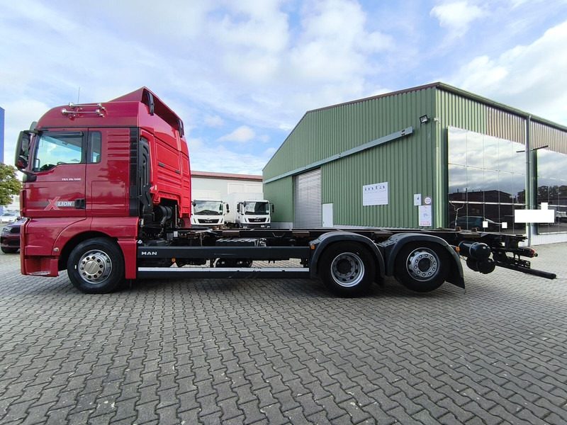 MAN TGX 26.500 BDF 6x2 Euro 6 Standard Lift+Lenk (29) - Kamion-šasija: slika MAN TGX 26.500 BDF 6x2 Euro 6 Standard Lift+Lenk (29) - Kamion-šasija MAN TGX 26.500 BDF 6x2 Euro 6 Standard Lift+Lenk (29) - Kamion-šasija: slika MAN TGX 26.500 BDF 6x2 Euro 6 Standard Lift+Lenk (29) - Kamion-šasija