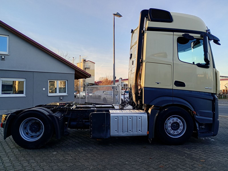 Mercedes-Benz Actros 1845 - Tegljač: slika Mercedes-Benz Actros 1845 - Tegljač Mercedes-Benz Actros 1845 - Tegljač: slika Mercedes-Benz Actros 1845 - Tegljač