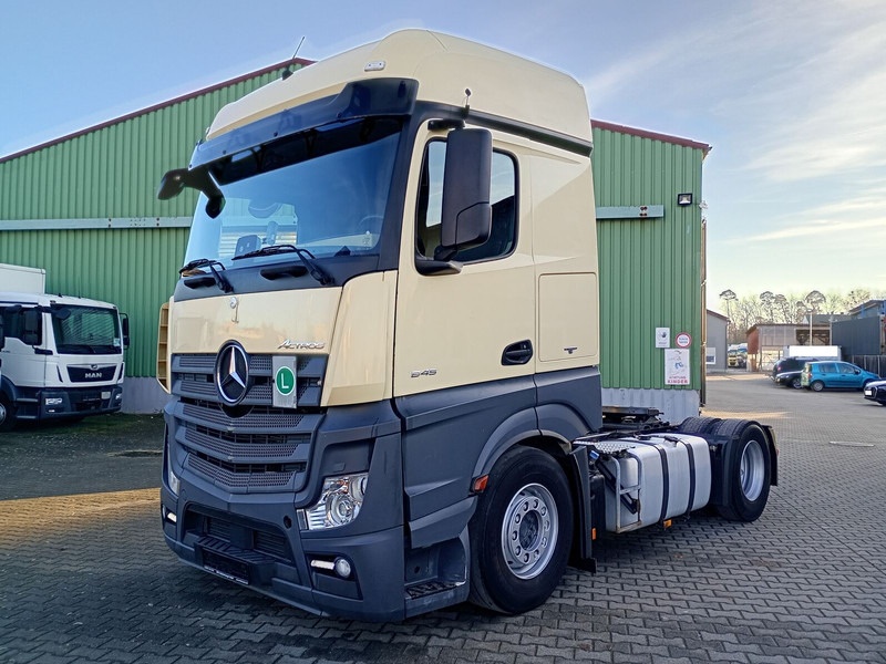 Mercedes-Benz Actros 1845 - Tegljač: slika Mercedes-Benz Actros 1845 - Tegljač Mercedes-Benz Actros 1845 - Tegljač: slika Mercedes-Benz Actros 1845 - Tegljač