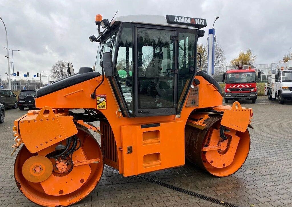 Ammann AV95-2 / VIBRATIONS / 1 OWNER / NEW SERVICE! - Cestovni valjak: slika Ammann AV95-2 / VIBRATIONS / 1 OWNER / NEW SERVICE! - Cestovni valjak Ammann AV95-2 / VIBRATIONS / 1 OWNER / NEW SERVICE! - Cestovni valjak: slika Ammann AV95-2 / VIBRATIONS / 1 OWNER / NEW SERVICE! - Cestovni valjak