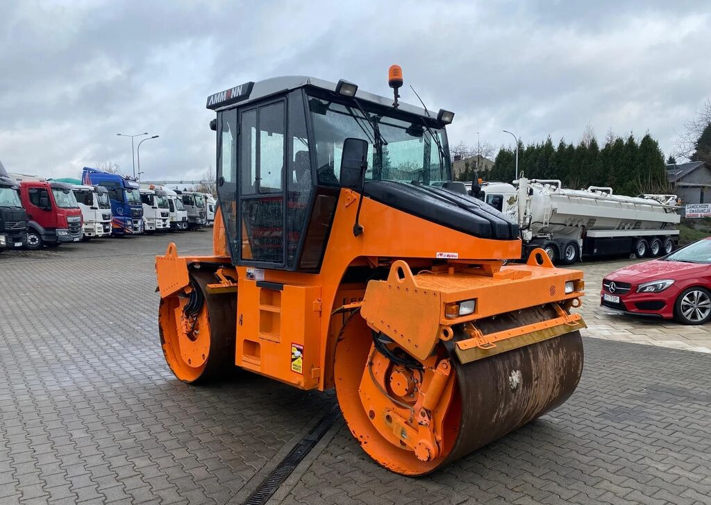 Ammann AV95-2 / Vibrations / 1 Owner / NEW Service - Cestovni valjak: slika Ammann AV95-2 / Vibrations / 1 Owner / NEW Service - Cestovni valjak Ammann AV95-2 / Vibrations / 1 Owner / NEW Service - Cestovni valjak: slika Ammann AV95-2 / Vibrations / 1 Owner / NEW Service - Cestovni valjak