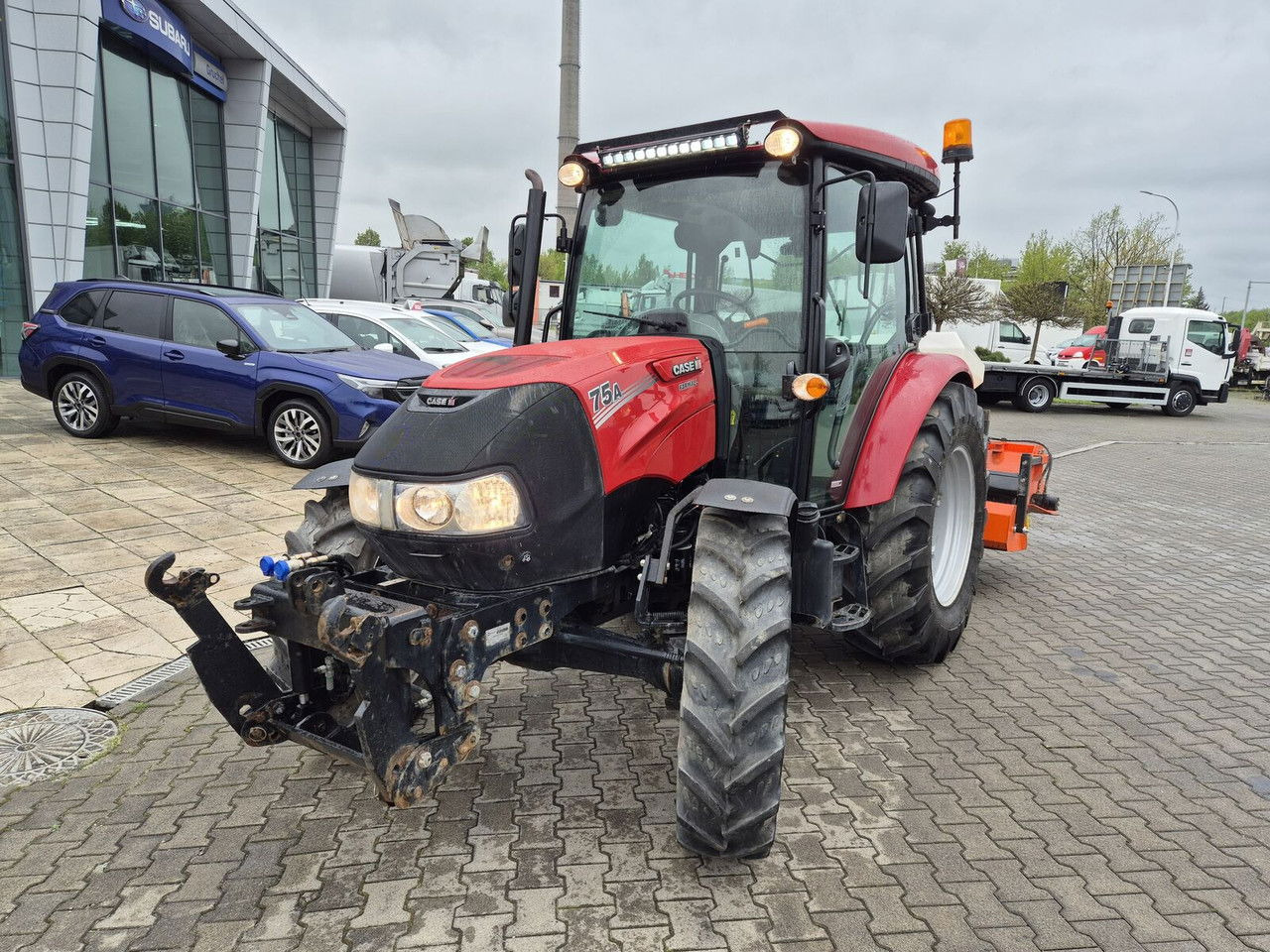 Case IH Farmall 75 / 2022 / Only 1853 MTH / Sweeper + Plow Extra / 1 OWN - Traktor: slika Case IH Farmall 75 / 2022 / Only 1853 MTH / Sweeper + Plow Extra / 1 OWN - Traktor Case IH Farmall 75 / 2022 / Only 1853 MTH / Sweeper + Plow Extra / 1 OWN - Traktor: slika Case IH Farmall 75 / 2022 / Only 1853 MTH / Sweeper + Plow Extra / 1 OWN - Traktor