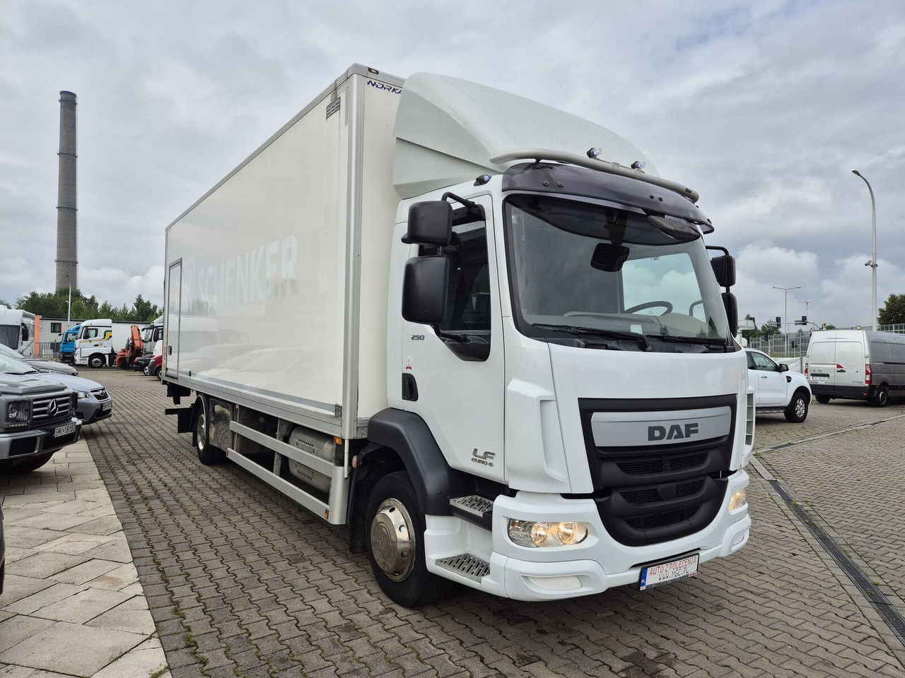 DAF LF 250 FA / Euro 6 / 18 EP / 3 Seats / 1 Owner - Kamion sandučar: slika DAF LF 250 FA / Euro 6 / 18 EP / 3 Seats / 1 Owner - Kamion sandučar DAF LF 250 FA / Euro 6 / 18 EP / 3 Seats / 1 Owner - Kamion sandučar: slika DAF LF 250 FA / Euro 6 / 18 EP / 3 Seats / 1 Owner - Kamion sandučar