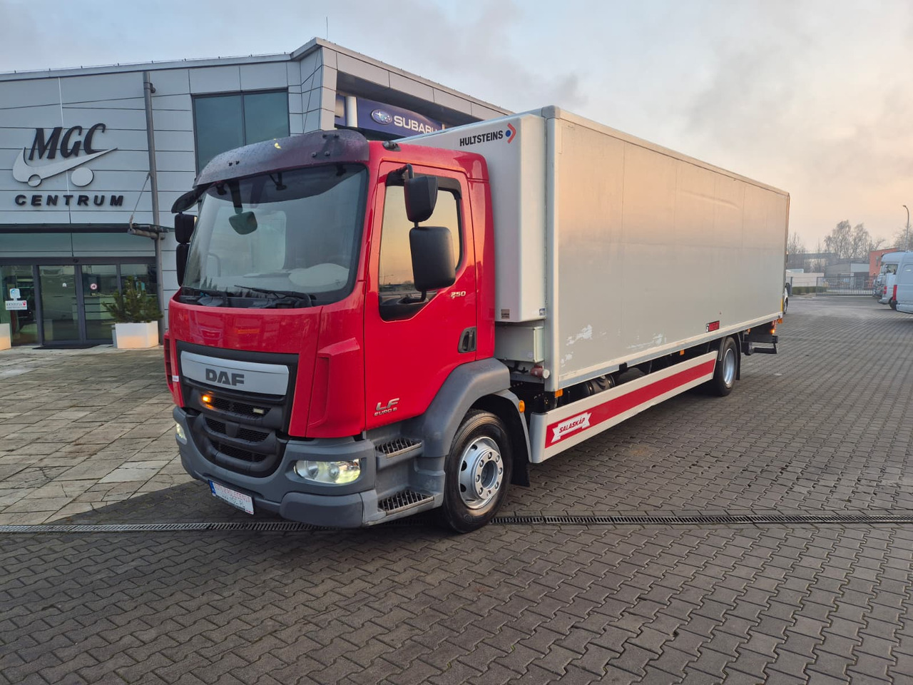 DAF LF 250 LF250I / 1 Owner / Hulsteins / Super Condition - Kamion hladnjača: slika DAF LF 250 LF250I / 1 Owner / Hulsteins / Super Condition - Kamion hladnjača DAF LF 250 LF250I / 1 Owner / Hulsteins / Super Condition - Kamion hladnjača: slika DAF LF 250 LF250I / 1 Owner / Hulsteins / Super Condition - Kamion hladnjača