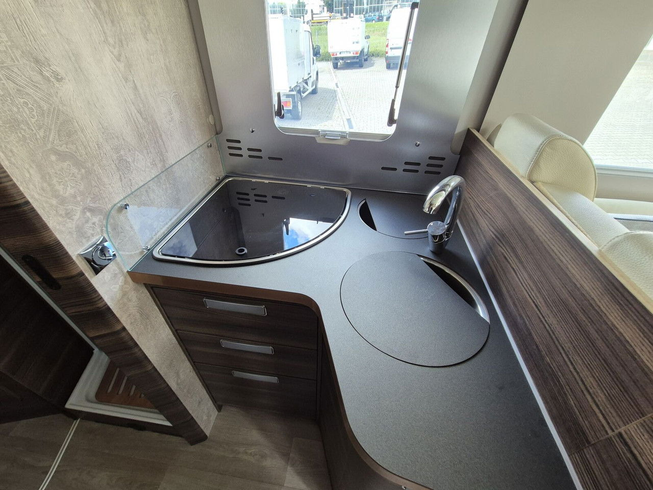 Novi Integrirani kamper Fiat H4109 VIP / Brand NEW Laika H4109 VIP / Brand NEW: slika Novi Integrirani kamper Fiat H4109 VIP / Brand NEW Laika H4109 VIP / Brand NEW