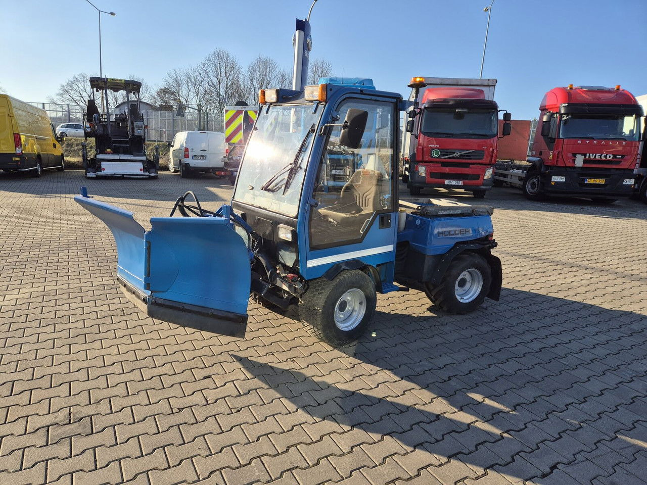Holder C245 4WD / Tool carrier / Snow plow / PTO Front AN D Rear / 4X4 / - Općinski traktor: slika Holder C245 4WD / Tool carrier / Snow plow / PTO Front AN D Rear / 4X4 / - Općinski traktor Holder C245 4WD / Tool carrier / Snow plow / PTO Front AN D Rear / 4X4 / - Općinski traktor: slika Holder C245 4WD / Tool carrier / Snow plow / PTO Front AN D Rear / 4X4 / - Općinski traktor
