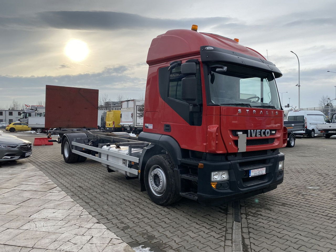 IVECO Stralis 360 AT 190 / Euro 5 / NEW Service / Long Frame - Kamion-šasija: slika IVECO Stralis 360 AT 190 / Euro 5 / NEW Service / Long Frame - Kamion-šasija IVECO Stralis 360 AT 190 / Euro 5 / NEW Service / Long Frame - Kamion-šasija: slika IVECO Stralis 360 AT 190 / Euro 5 / NEW Service / Long Frame - Kamion-šasija