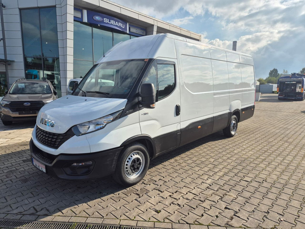 Iveco Daily 35S14 L4H3 / 1 Owner / Works Great - Furgon: slika Iveco Daily 35S14 L4H3 / 1 Owner / Works Great - Furgon Iveco Daily 35S14 L4H3 / 1 Owner / Works Great - Furgon: slika Iveco Daily 35S14 L4H3 / 1 Owner / Works Great - Furgon