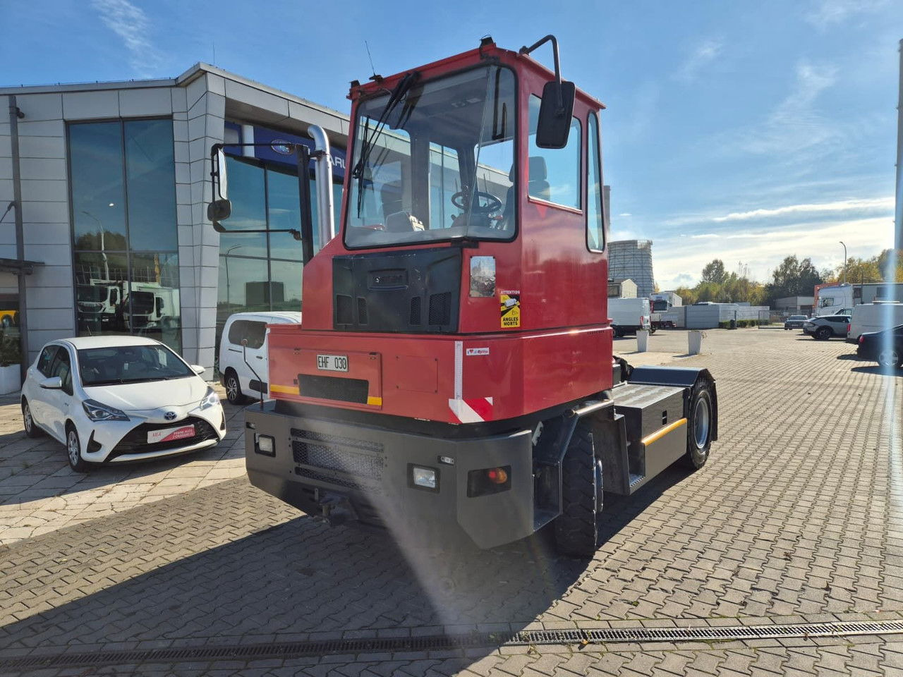 Kalmar TR618i / 1 Owner / LOW KM / Works Great / NEW Tire S - Terminalni traktor: slika Kalmar TR618i / 1 Owner / LOW KM / Works Great / NEW Tire S - Terminalni traktor Kalmar TR618i / 1 Owner / LOW KM / Works Great / NEW Tire S - Terminalni traktor: slika Kalmar TR618i / 1 Owner / LOW KM / Works Great / NEW Tire S - Terminalni traktor