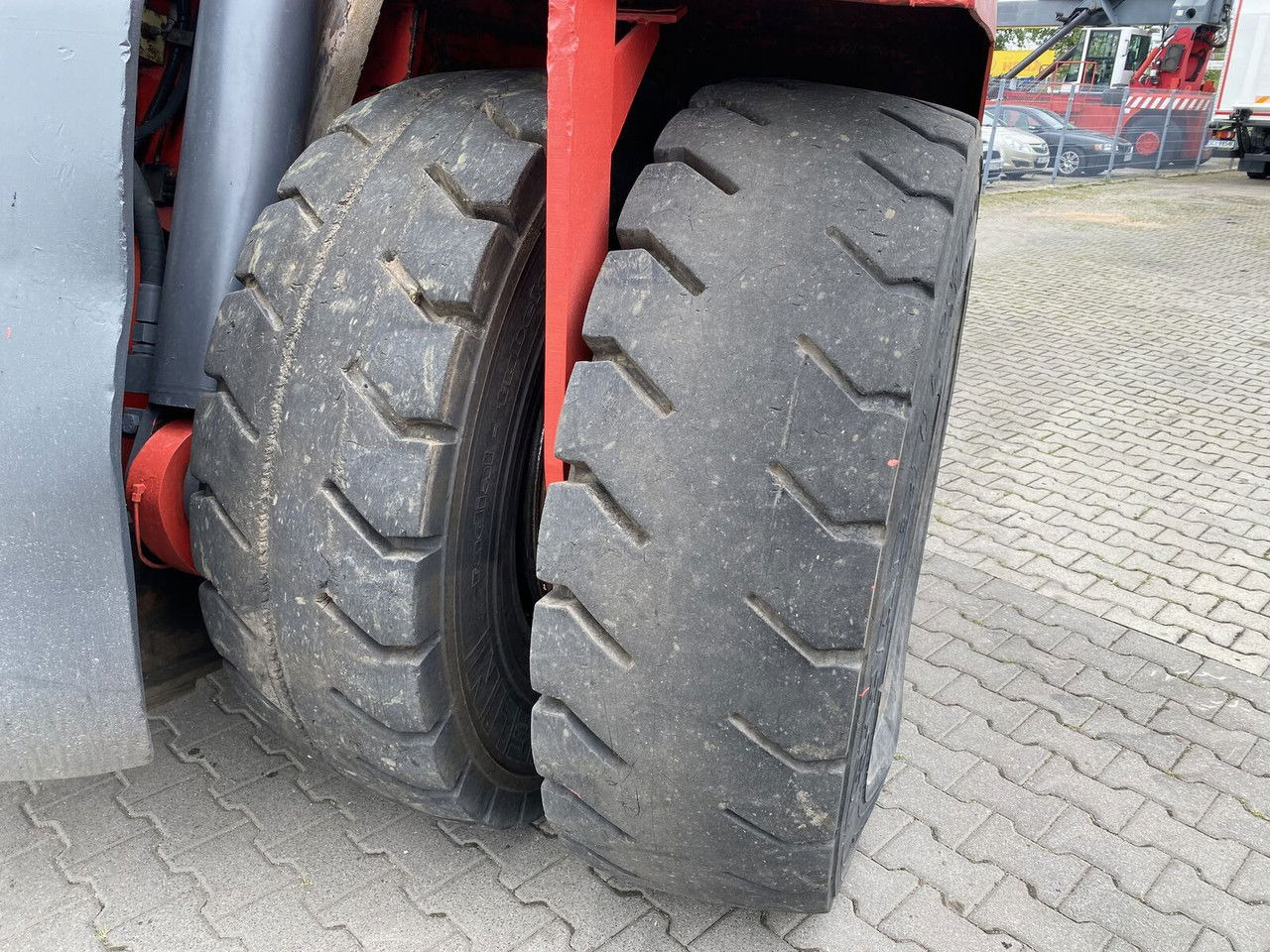 Viličar Svetruck TMF 12/9 HB / 1 Owner / Reach Stacker / Elme Sprea DER: slika Viličar Svetruck TMF 12/9 HB / 1 Owner / Reach Stacker / Elme Sprea DER Viličar Svetruck TMF 12/9 HB / 1 Owner / Reach Stacker / Elme Sprea DER: slika Viličar Svetruck TMF 12/9 HB / 1 Owner / Reach Stacker / Elme Sprea DER