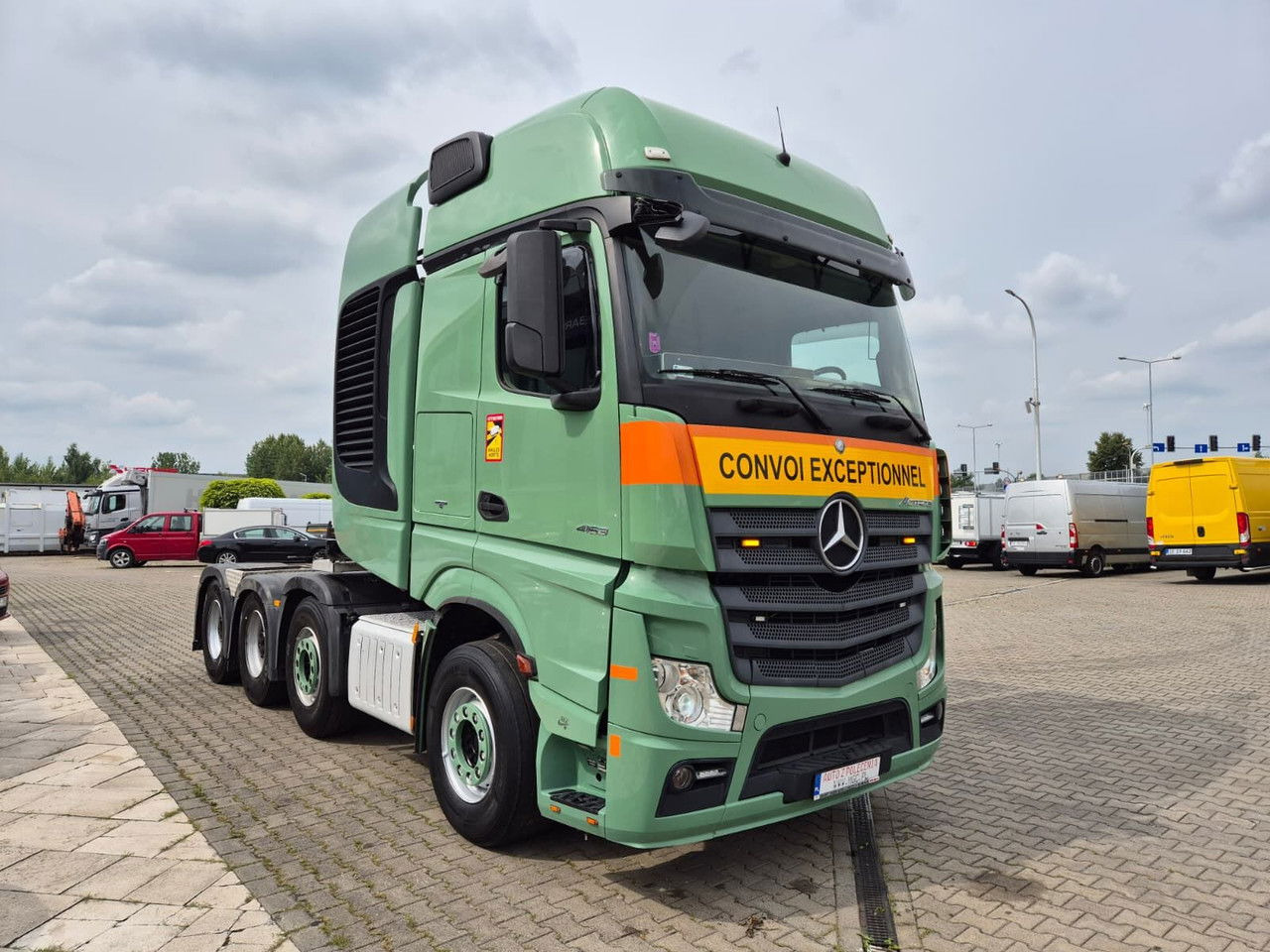 Mercedes-Benz Actros 4163 8X4 / 1 Owner / LOW KM / Super Condition - Tegljač: slika Mercedes-Benz Actros 4163 8X4 / 1 Owner / LOW KM / Super Condition - Tegljač Mercedes-Benz Actros 4163 8X4 / 1 Owner / LOW KM / Super Condition - Tegljač: slika Mercedes-Benz Actros 4163 8X4 / 1 Owner / LOW KM / Super Condition - Tegljač