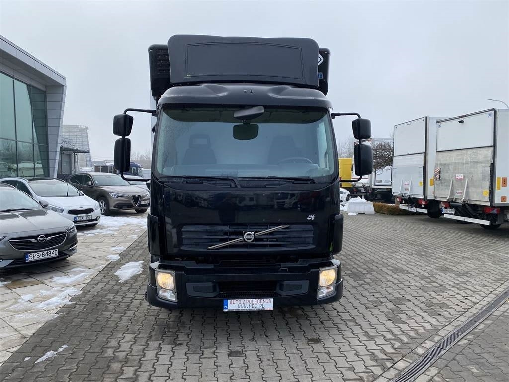 Volvo FL240 / HULSTEINS / 18 EP / 1 OWNER / SERVICED! - Kamion hladnjača: slika Volvo FL240 / HULSTEINS / 18 EP / 1 OWNER / SERVICED! - Kamion hladnjača Volvo FL240 / HULSTEINS / 18 EP / 1 OWNER / SERVICED! - Kamion hladnjača: slika Volvo FL240 / HULSTEINS / 18 EP / 1 OWNER / SERVICED! - Kamion hladnjača