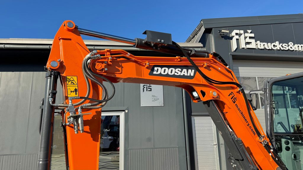 Doosan DX50Z-7 - Powertilt - 2022 Year - 330 Working Hours - Mini bager: slika Doosan DX50Z-7 - Powertilt - 2022 Year - 330 Working Hours - Mini bager Doosan DX50Z-7 - Powertilt - 2022 Year - 330 Working Hours - Mini bager: slika Doosan DX50Z-7 - Powertilt - 2022 Year - 330 Working Hours - Mini bager