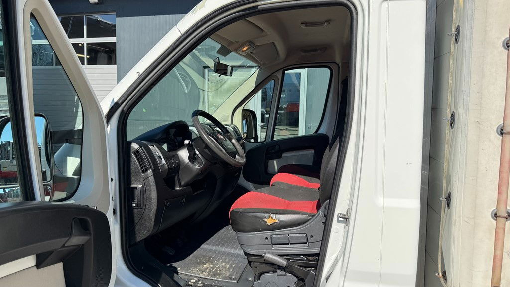Dostavno vozilo s ceradom Fiat Ducato 2.3 JTD - 2014 - AIR Condition - Hydraulic Ramp: slika Dostavno vozilo s ceradom Fiat Ducato 2.3 JTD - 2014 - AIR Condition - Hydraulic Ramp
