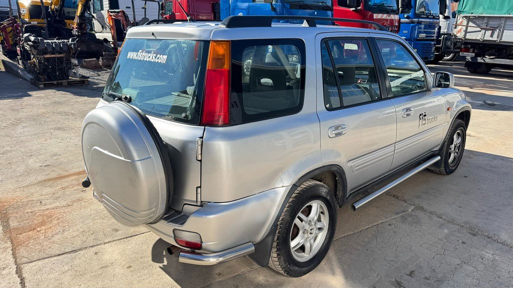 Honda CRV 2.0 - Petrol - AIR Condition - 5 Doors - SUV: slika Honda CRV 2.0 - Petrol - AIR Condition - 5 Doors - SUV Honda CRV 2.0 - Petrol - AIR Condition - 5 Doors - SUV: slika Honda CRV 2.0 - Petrol - AIR Condition - 5 Doors - SUV