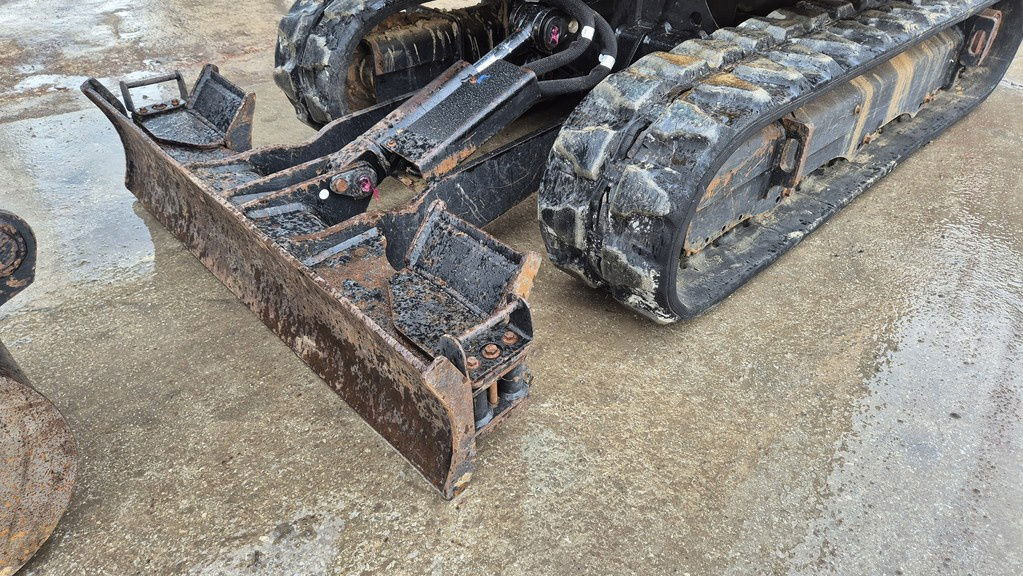 JCB 16C-1 - 2021 Year - 935 Hours - Powertilt - Mini bager: slika JCB 16C-1 - 2021 Year - 935 Hours - Powertilt - Mini bager JCB 16C-1 - 2021 Year - 935 Hours - Powertilt - Mini bager: slika JCB 16C-1 - 2021 Year - 935 Hours - Powertilt - Mini bager