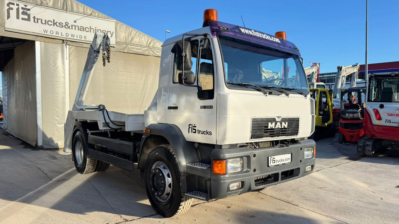 MAN 18.284 LK 4x2 absetz tipper - euro 2 - Transporter kontejnera/ Kamion s izmjenjivim sanducima: slika MAN 18.284 LK 4x2 absetz tipper - euro 2 - Transporter kontejnera/ Kamion s izmjenjivim sanducima MAN 18.284 LK 4x2 absetz tipper - euro 2 - Transporter kontejnera/ Kamion s izmjenjivim sanducima: slika MAN 18.284 LK 4x2 absetz tipper - euro 2 - Transporter kontejnera/ Kamion s izmjenjivim sanducima