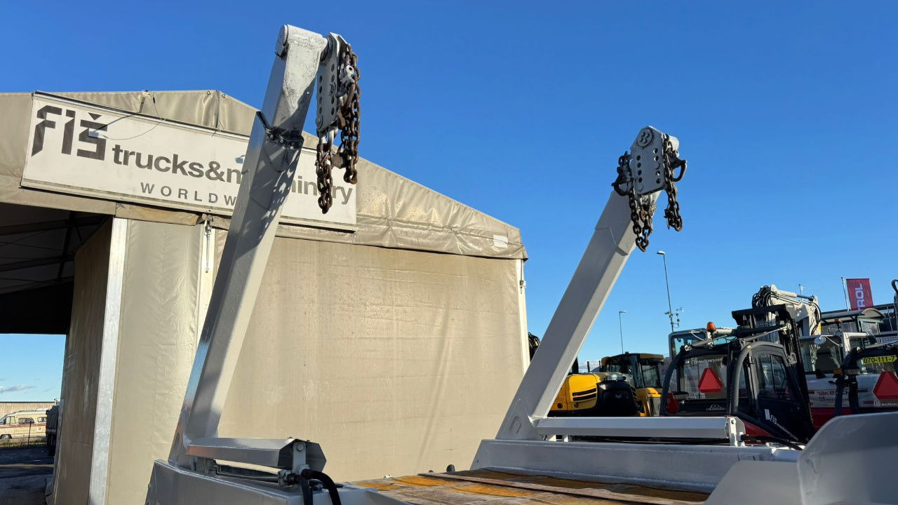 MAN 18.284 LK 4x2 absetz tipper - euro 2 - Transporter kontejnera/ Kamion s izmjenjivim sanducima: slika MAN 18.284 LK 4x2 absetz tipper - euro 2 - Transporter kontejnera/ Kamion s izmjenjivim sanducima MAN 18.284 LK 4x2 absetz tipper - euro 2 - Transporter kontejnera/ Kamion s izmjenjivim sanducima: slika MAN 18.284 LK 4x2 absetz tipper - euro 2 - Transporter kontejnera/ Kamion s izmjenjivim sanducima