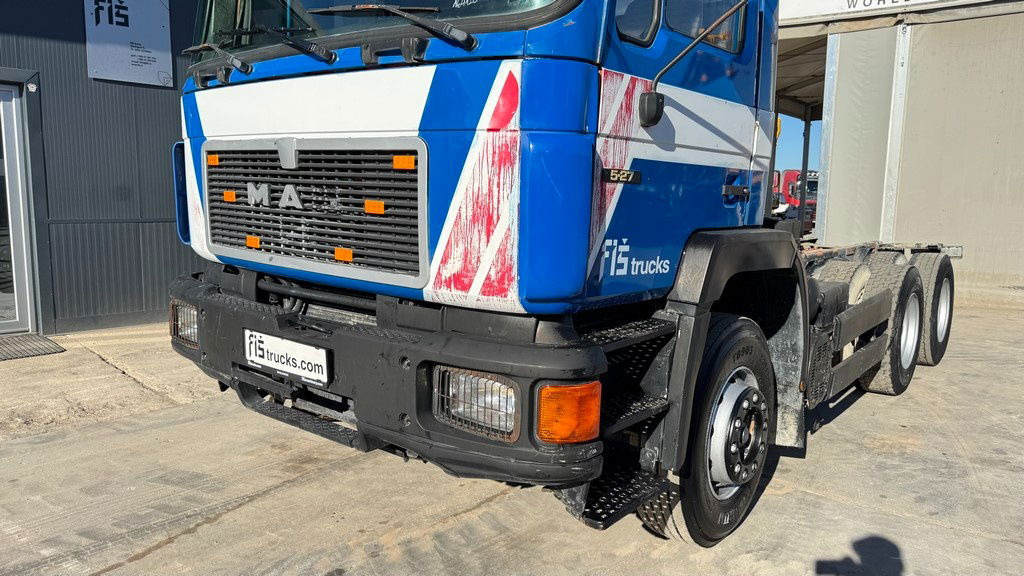 MAN 25.272 6x4 chassis- complete spring - Kamion-šasija: slika MAN 25.272 6x4 chassis- complete spring - Kamion-šasija MAN 25.272 6x4 chassis- complete spring - Kamion-šasija: slika MAN 25.272 6x4 chassis- complete spring - Kamion-šasija