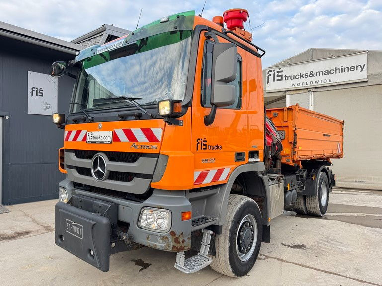 Mercedes-Benz Actros 1832 AK tipper 4x4 - crane Fassi 9.2M - remote control - Kiper: slika Mercedes-Benz Actros 1832 AK tipper 4x4 - crane Fassi 9.2M - remote control - Kiper Mercedes-Benz Actros 1832 AK tipper 4x4 - crane Fassi 9.2M - remote control - Kiper: slika Mercedes-Benz Actros 1832 AK tipper 4x4 - crane Fassi 9.2M - remote control - Kiper