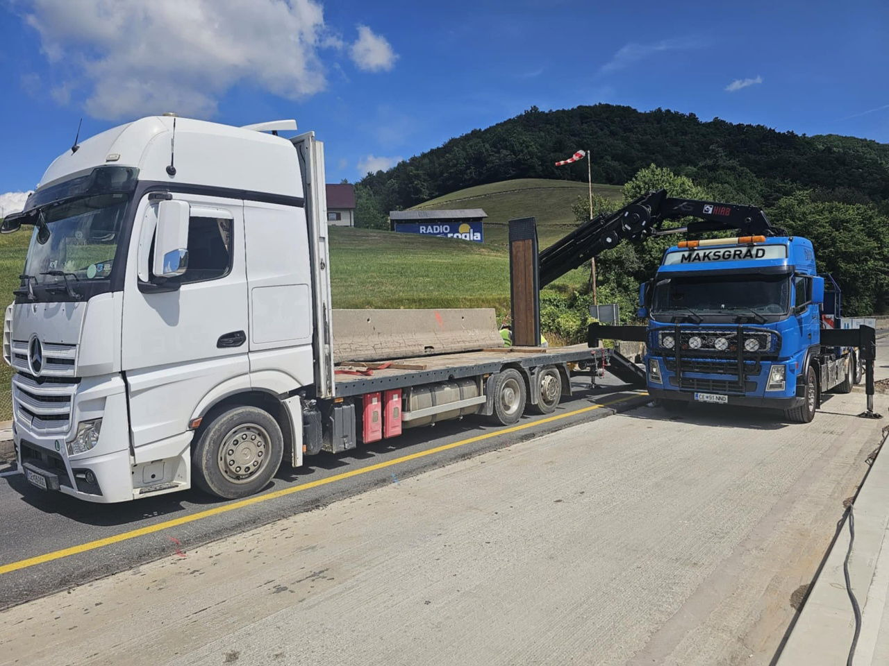Mercedes-Benz Actros 2545 6x2 transporter - steering axle - 7.8M - Autotransporter: slika Mercedes-Benz Actros 2545 6x2 transporter - steering axle - 7.8M - Autotransporter Mercedes-Benz Actros 2545 6x2 transporter - steering axle - 7.8M - Autotransporter: slika Mercedes-Benz Actros 2545 6x2 transporter - steering axle - 7.8M - Autotransporter
