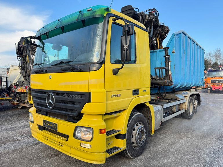 Mercedes-Benz Actros 2546 6x2 abroll tipper - crane LIV - scissors - retarder - lifting axle - Transporter kontejnera/ Kamion s izmjenjivim sanducima: slika Mercedes-Benz Actros 2546 6x2 abroll tipper - crane LIV - scissors - retarder - lifting axle - Transporter kontejnera/ Kamion s izmjenjivim sanducima Mercedes-Benz Actros 2546 6x2 abroll tipper - crane LIV - scissors - retarder - lifting axle - Transporter kontejnera/ Kamion s izmjenjivim sanducima: slika Mercedes-Benz Actros 2546 6x2 abroll tipper - crane LIV - scissors - retarder - lifting axle - Transporter kontejnera/ Kamion s izmjenjivim sanducima