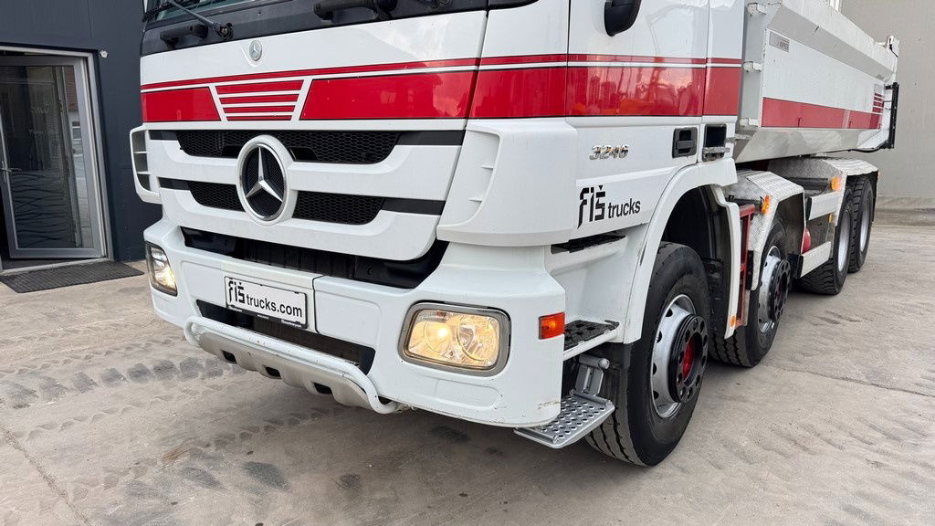 Mercedes-Benz Actros 3246 8X4 mulda tipper - retarder - hydr. back door - Kiper: slika  Mercedes-Benz Actros 3246 8X4 mulda tipper - retarder - hydr. back door - Kiper Mercedes-Benz Actros 3246 8X4 mulda tipper - retarder - hydr. back door - Kiper: slika  Mercedes-Benz Actros 3246 8X4 mulda tipper - retarder - hydr. back door - Kiper