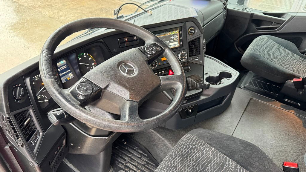 Zakup  Mercedes-Benz Arocs 2651 6X4 meiller bordmatic tipper Mercedes-Benz Arocs 2651 6X4 meiller bordmatic tipper: slika Zakup  Mercedes-Benz Arocs 2651 6X4 meiller bordmatic tipper Mercedes-Benz Arocs 2651 6X4 meiller bordmatic tipper