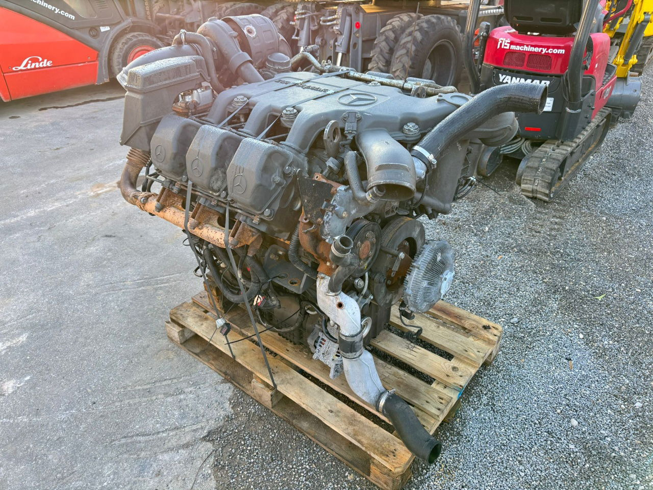 Mercedes-Benz Engine V6 - 2010 Year - 230.000KM - damaged - Motor za Kamion: slika Mercedes-Benz Engine V6 - 2010 Year - 230.000KM - damaged - Motor za Kamion Mercedes-Benz Engine V6 - 2010 Year - 230.000KM - damaged - Motor za Kamion: slika Mercedes-Benz Engine V6 - 2010 Year - 230.000KM - damaged - Motor za Kamion