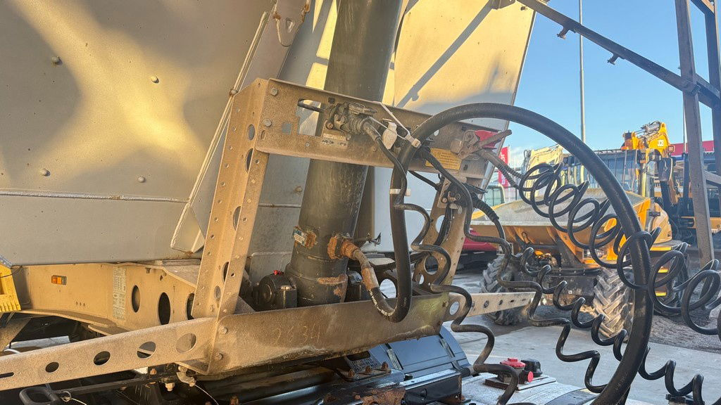 Schmitz Cargobull SCBS3D - elec. taurpaulin - Kiper poluprikolica: slika Schmitz Cargobull SCBS3D - elec. taurpaulin - Kiper poluprikolica Schmitz Cargobull SCBS3D - elec. taurpaulin - Kiper poluprikolica: slika Schmitz Cargobull SCBS3D - elec. taurpaulin - Kiper poluprikolica