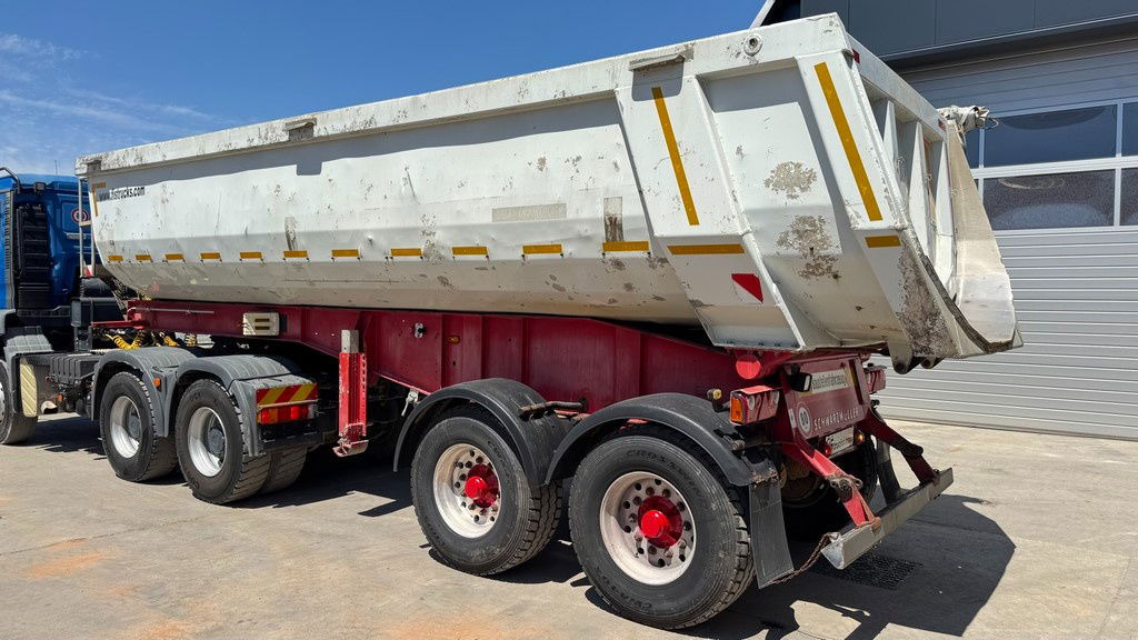 Schwarzmüller K202 2-Axle Tipper - Taurpaulin - Kiper poluprikolica: slika Schwarzmüller K202 2-Axle Tipper - Taurpaulin - Kiper poluprikolica Schwarzmüller K202 2-Axle Tipper - Taurpaulin - Kiper poluprikolica: slika Schwarzmüller K202 2-Axle Tipper - Taurpaulin - Kiper poluprikolica